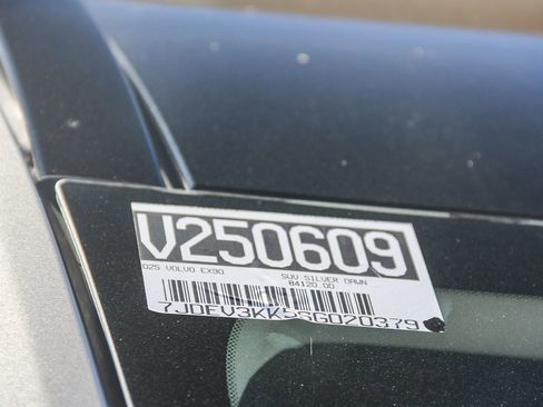 New 2025 Volvo EX90 Plus image 26