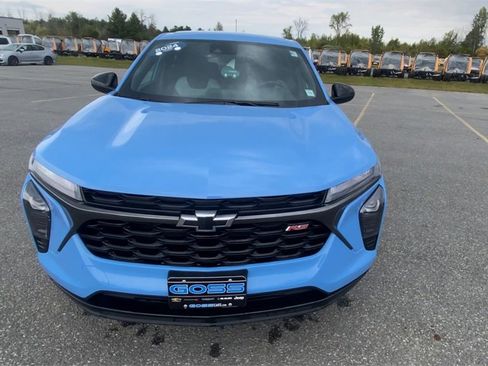 Certified 2024 Chevrolet Trax RS image 3