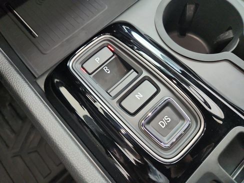 Used 2025 Honda Pilot TrailSport image 30
