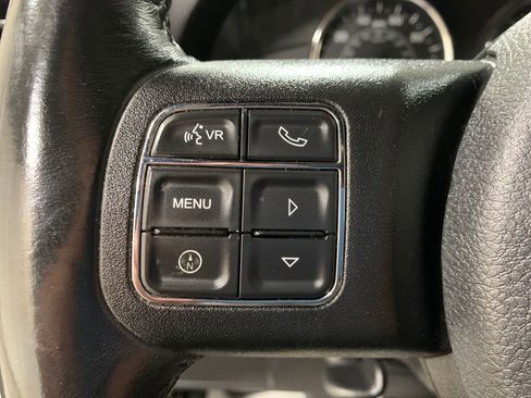 Used 2016 Jeep Wrangler Unlimited Rubicon w/ Connectivity Group image 7