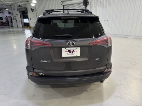 Used 2017 Toyota RAV4 LE FWD image 4