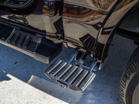 Used 2020 Ford F150 Lariat w/ Equipment Group 502A Luxury image 27