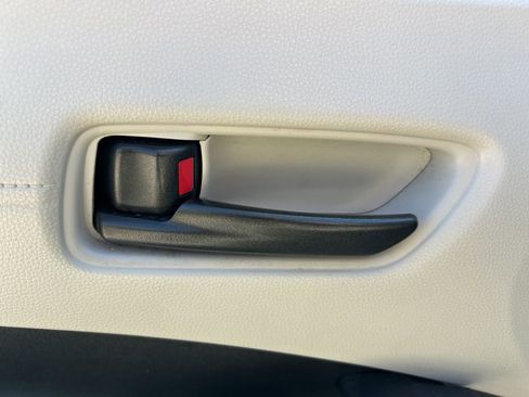 Used 2023 Toyota Corolla Cross LE FWD image 11