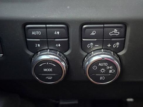 Used 2023 GMC Sierra 1500 AT4 w/ AT4 Premium Package AWD/4WD image 27