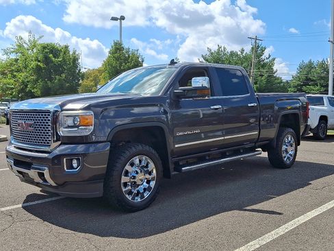 Used 2016 GMC Sierra 2500 Denali w/ Duramax Plus Package image 3