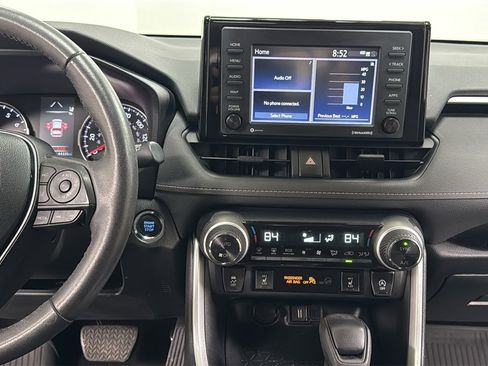 Used 2022 Toyota RAV4 XLE image 10