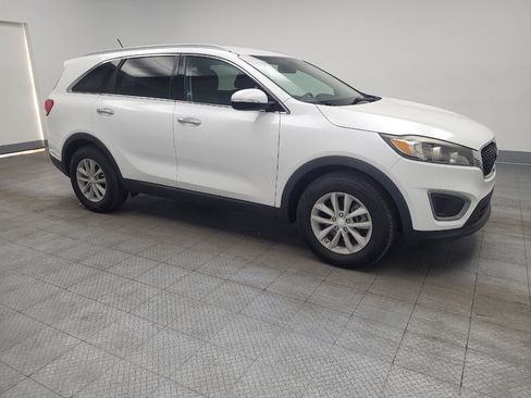 Used 2016 Kia Sorento FWD image 11