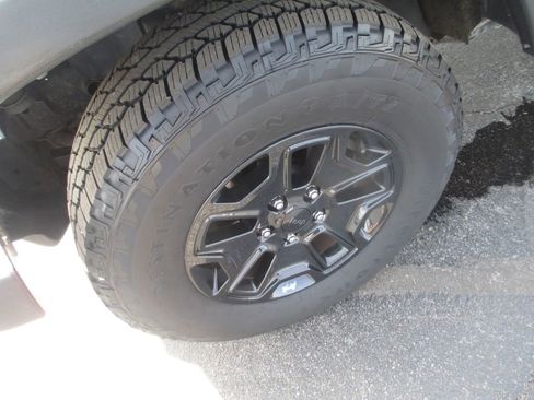 Used 2017 Jeep Wrangler Unlimited Sport AWD/4WD image 11