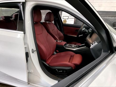 Used 2025 BMW 330i Sedan w/ Convenience Package image 10