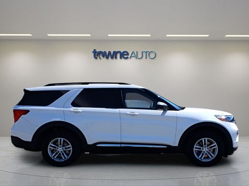 Used 2021 Ford Explorer XLT w/ Class III Trailer Tow Package AWD/4WD image 6