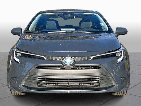 Certified 2025 Toyota Corolla LE image 4