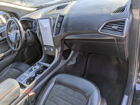 Used 2023 Ford Edge ST-Line w/ Class II Trailer Tow Package image 33