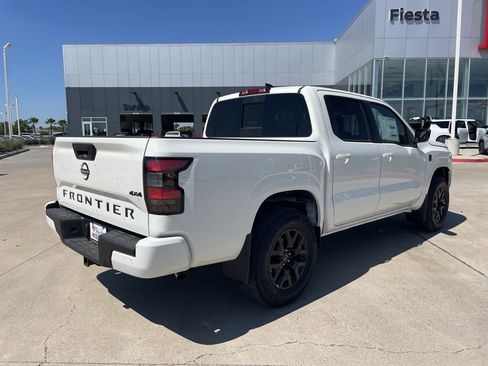 New 2026 Nissan Frontier SV w/ Tow Package image 3