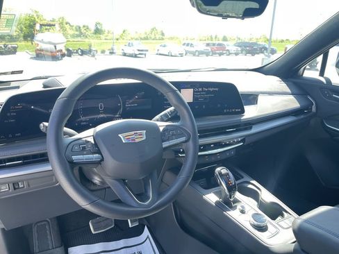 Certified 2024 Cadillac XT4 Sport AWD/4WD image 18