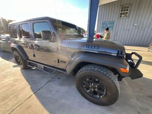 Used 2023 Jeep Wrangler Unlimited Sport AWD/4WD image 3