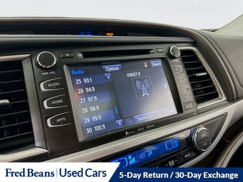 Used 2018 Toyota Highlander XLE AWD/4WD image 18