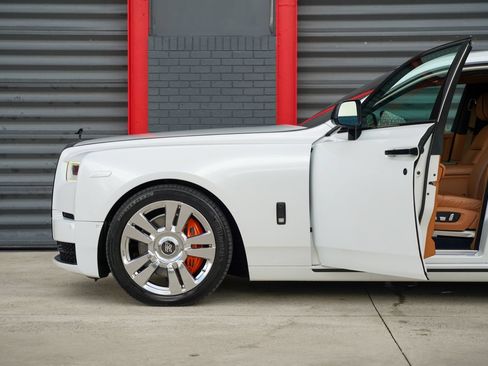 Used 2018 Rolls-Royce Phantom Extended Wheelbase RWD image 5