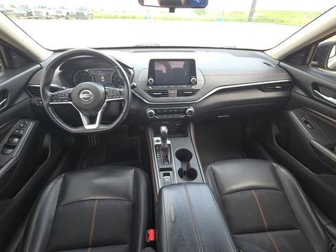 Used 2019 Nissan Altima 2.5 SR w/ SR Premium Package AWD/4WD image 13
