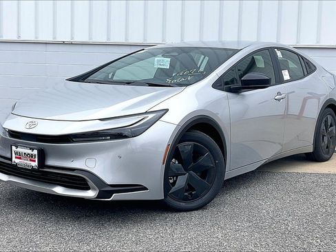 New 2026 Toyota Prius Plug-In Hybrid FWD image 2