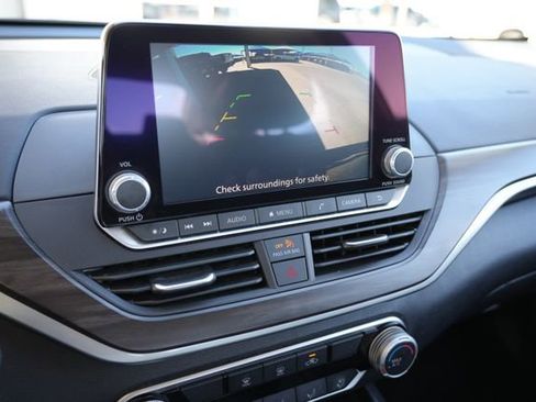 Used 2025 Nissan Altima 2.5 SV image 22