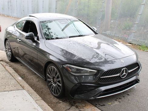 Used 2025 Mercedes-Benz CLE 300 4MATIC Coupe w/ AMG Line image 4