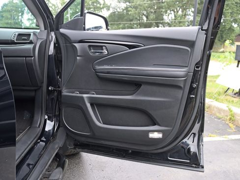 Used 2018 Honda Ridgeline RTL-E image 34