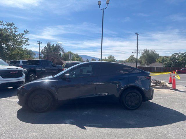 Used 2026 Tesla Model Y AWD image 5