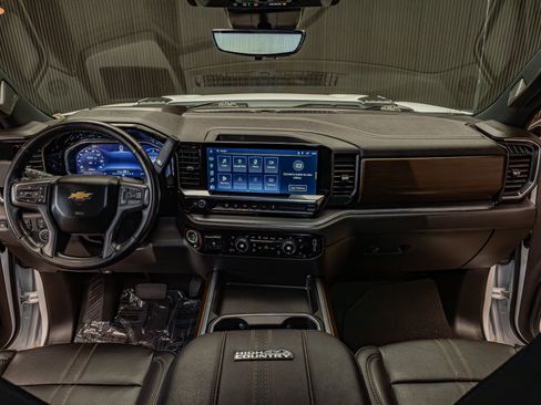 Used 2024 Chevrolet Silverado 3500 High Country w/ Technology Package image 18