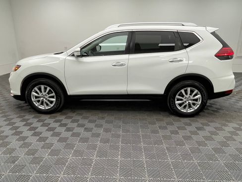 Used 2017 Nissan Rogue SV AWD/4WD image 11