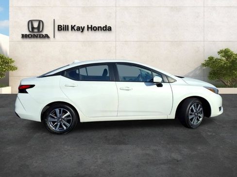 Used 2025 Nissan Versa SV FWD image 2