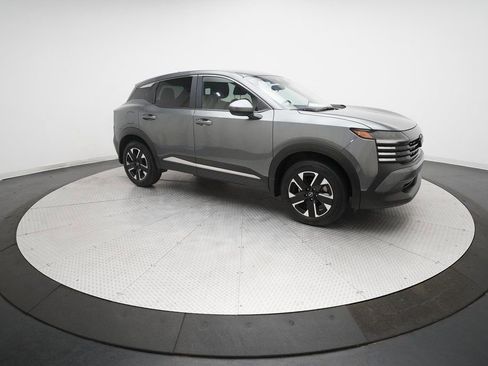 Certified 2025 Nissan Kicks SV image 13