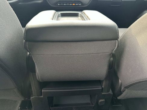 Used 2018 Chevrolet Silverado 1500 LT w/ Midnight Edition image 13