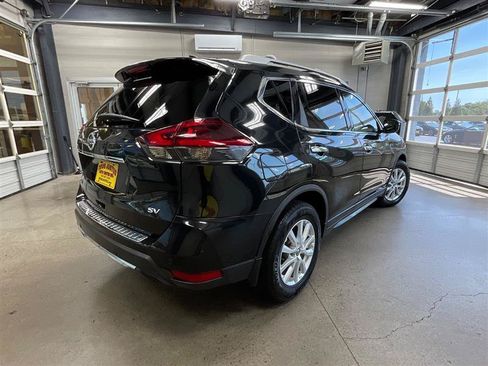 Used 2020 Nissan Rogue SV FWD image 5