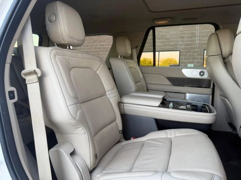 Used 2019 Lincoln Navigator Reserve image 42