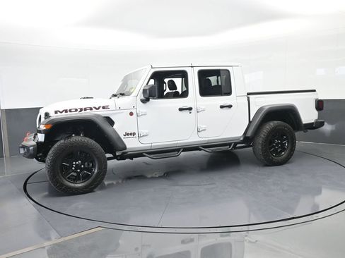 Used 2023 Jeep Gladiator Mojave image 2