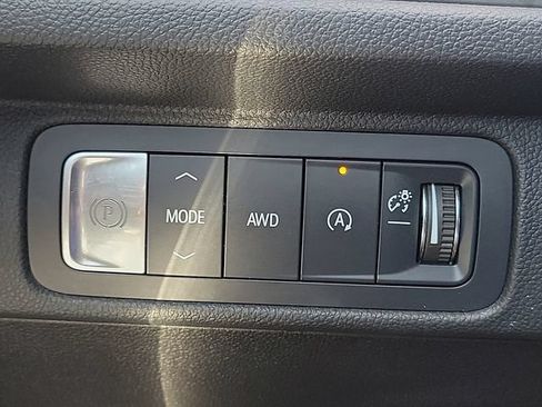 Used 2024 Chevrolet Traverse LT AWD/4WD image 16
