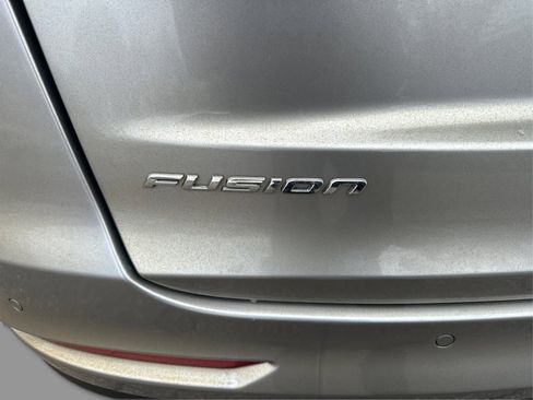 Used 2020 Ford Fusion SE AWD/4WD image 37