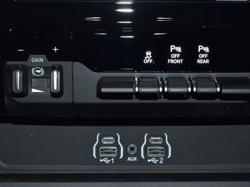 New 2026 RAM 1500 4x4 Crew Cab image 18