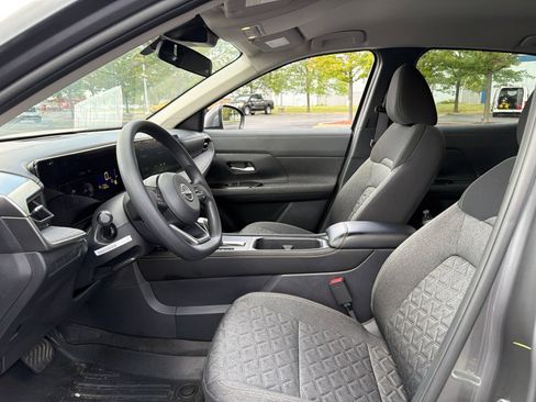 Used 2025 Nissan Kicks SV AWD/4WD image 10