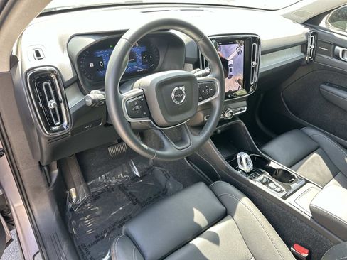 Certified 2026 Volvo XC40 B5 Ultra w/ Climate Package image 9