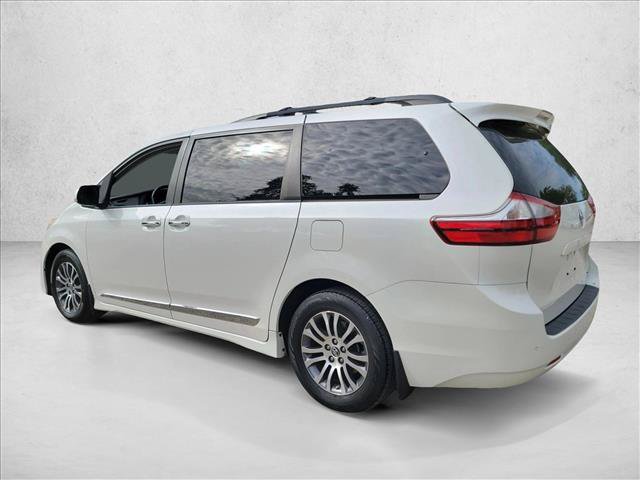 Used 2019 Toyota Sienna XLE w/ XLE Navigation Package FWD image 8