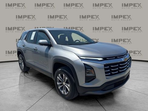 Used 2026 Chevrolet Equinox LT FWD image 7