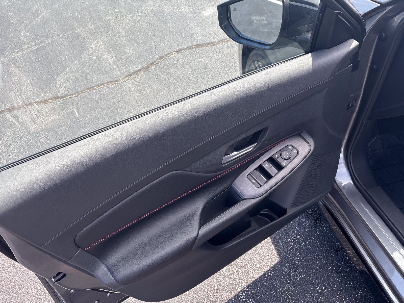 Used 2026 Nissan Sentra SR w/ Floor Mat Package FWD image 37