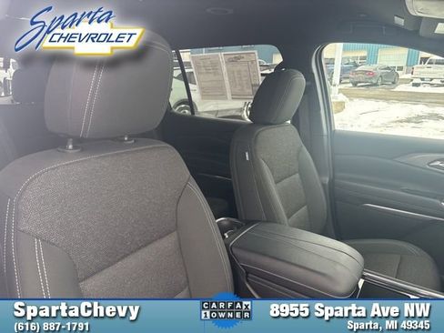 Used 2025 Chevrolet Traverse LT image 20