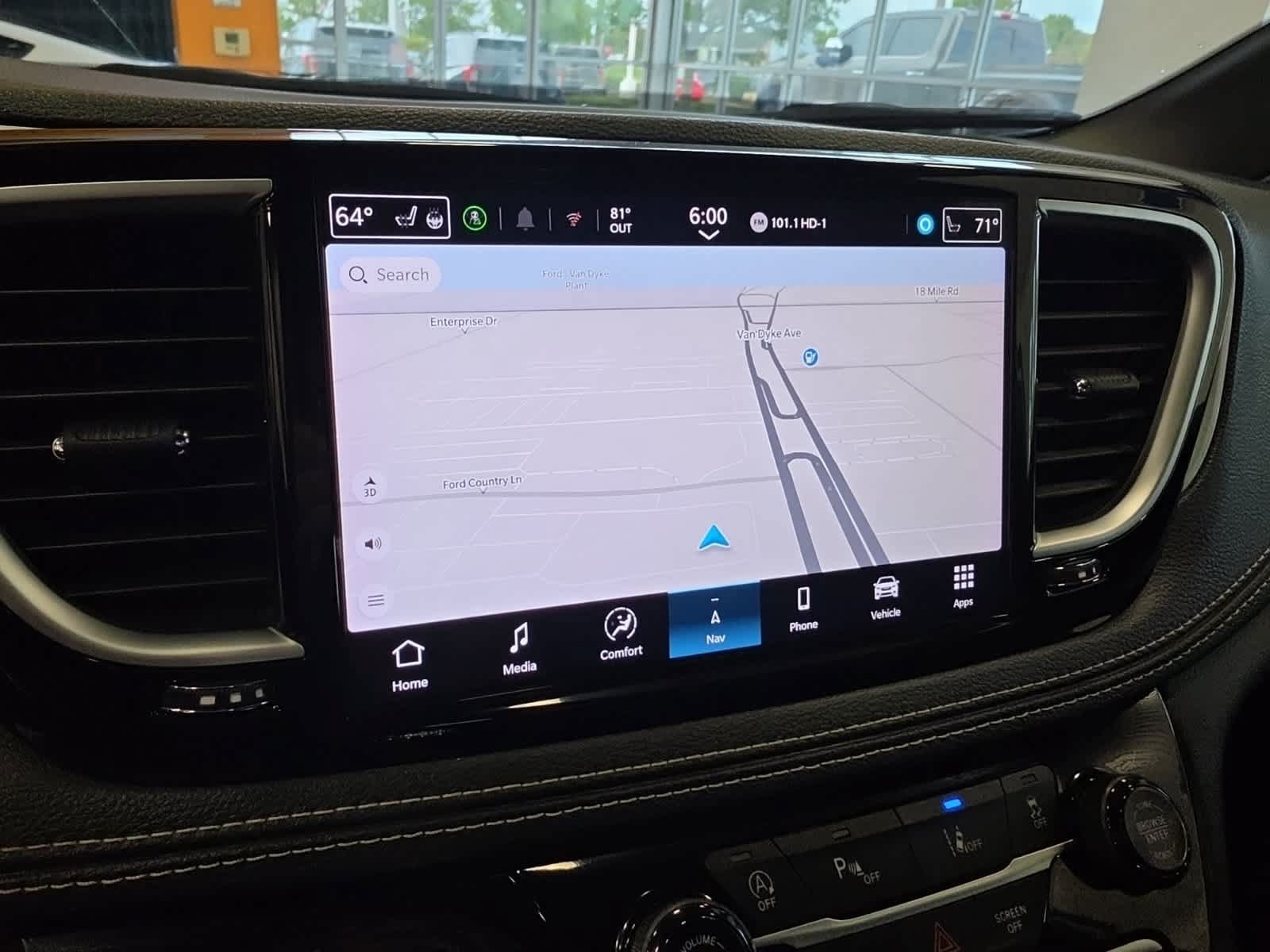 Used 2025 Chrysler Pacifica Limited FWD image 32