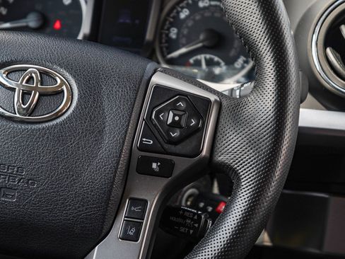 Certified 2020 Toyota Tacoma SR5 RWD image 18
