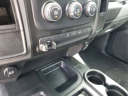 Used 2018 RAM 2500 Tradesman w/ Chrome Appearance Group image 23