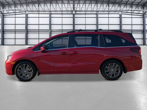 New 2026 Honda Odyssey Touring image 2