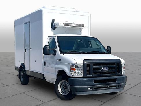 Used 2023 Ford E-350 and Econoline 350 Super Duty w/ Power Windows & Locks Group RWD image 3