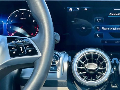 Certified 2025 Mercedes-Benz GLB 250 4MATIC image 26